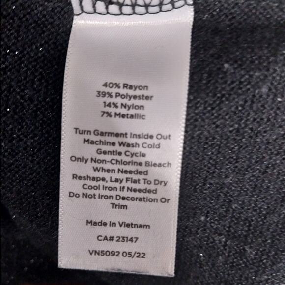 TALBOTS PETITE! BLACK W/SUBTLE BLACK SHIMMER METALLIC VELVET NECK SWEATER! SZ SP - Picture 8 of 9